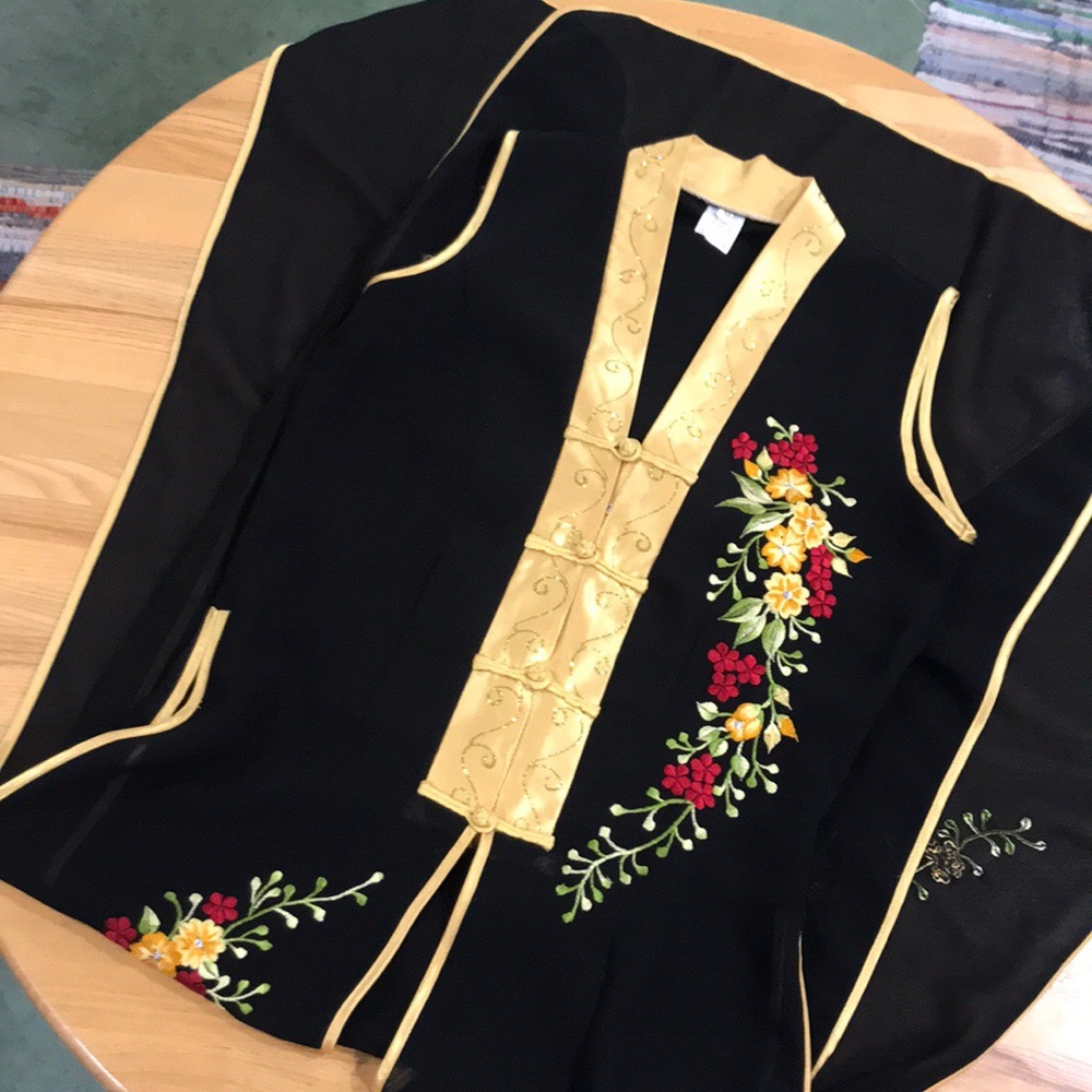 Golden Dragon Silk Japanese Embroidered Kimono - Picture 4 of 8